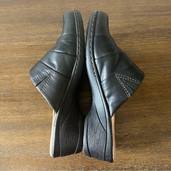 Earth Origins Woman’s Ginger Black Leather Comfort Clogs- Size 8M - Picture 7 of 8